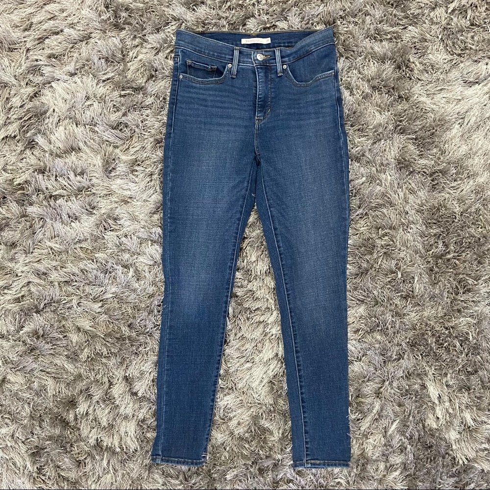 LEVI  STRAUSS & CO women shaping skinny blue denim jeans. Size 27. Used.